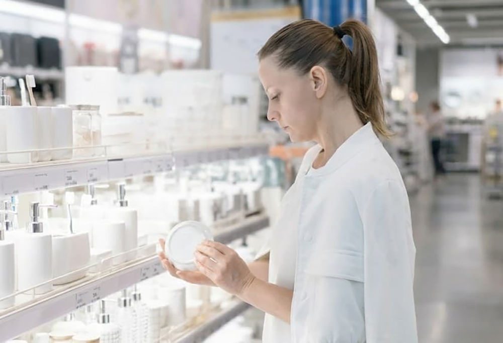 Analysis of the Latest Haircare and Scalp Care Trends: A Salon-Grade Shampoo OEM & Scalp Care OEM/ODM Development Guide